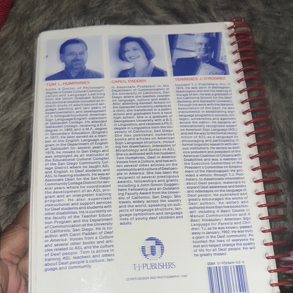 Basic Course in American Sign Language Book - Picture 3 of 3